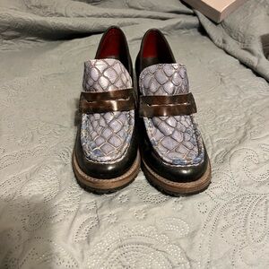 Freebirds Bristol loafers navy.  Discontinued style!